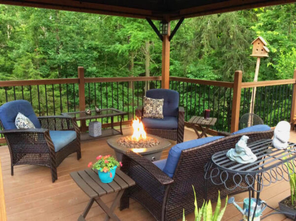 Outdoor gas fire pits