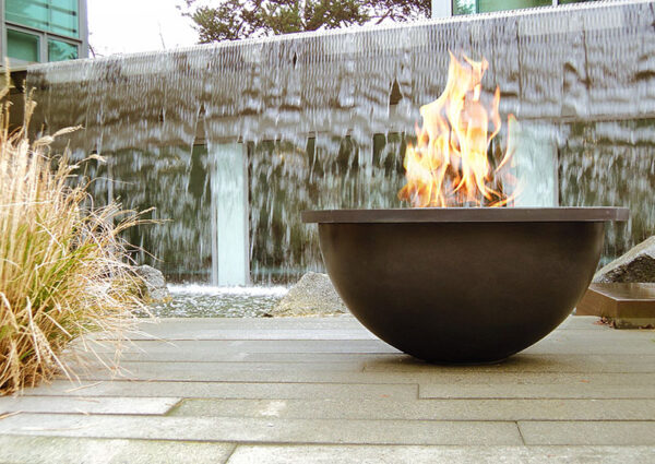 Outdoor gas fire pit